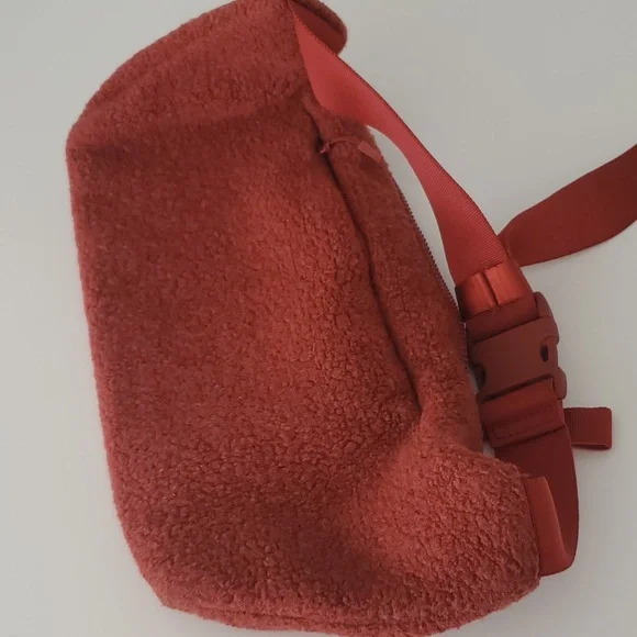 Lululemon On the Beat Belt Bag *Sherpa Heathered Magma - Picture 7 of 11